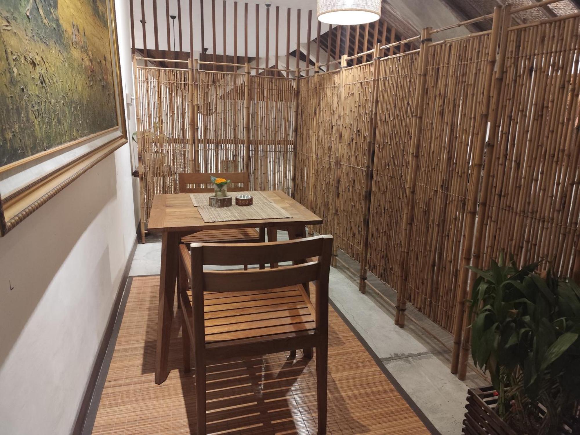 Purana Suite Ubud Exterior photo A tea room in a hotel in Taiwan